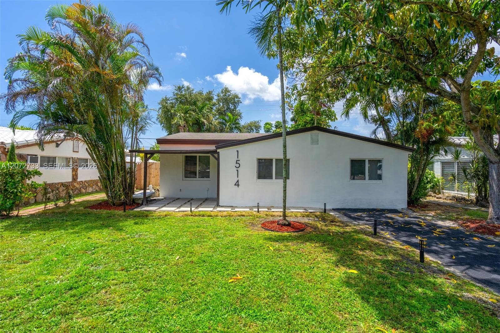 1514 NE 176th St, North Miami Beach, FL 33162