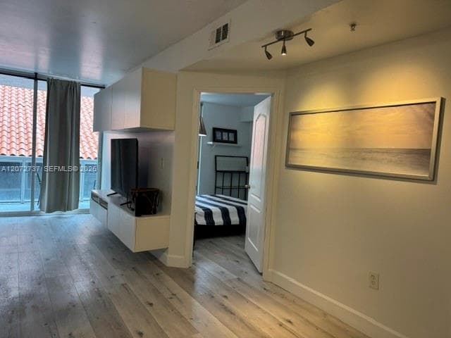 5085 NW 7th St # 512, Miami, FL 33126 photo 4