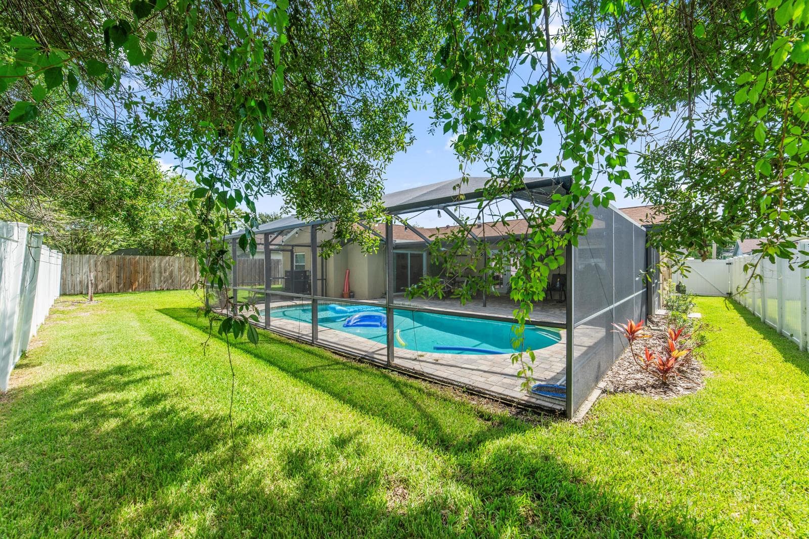 1003 RED OAK Circle, Brandon, FL 33511 photo 2