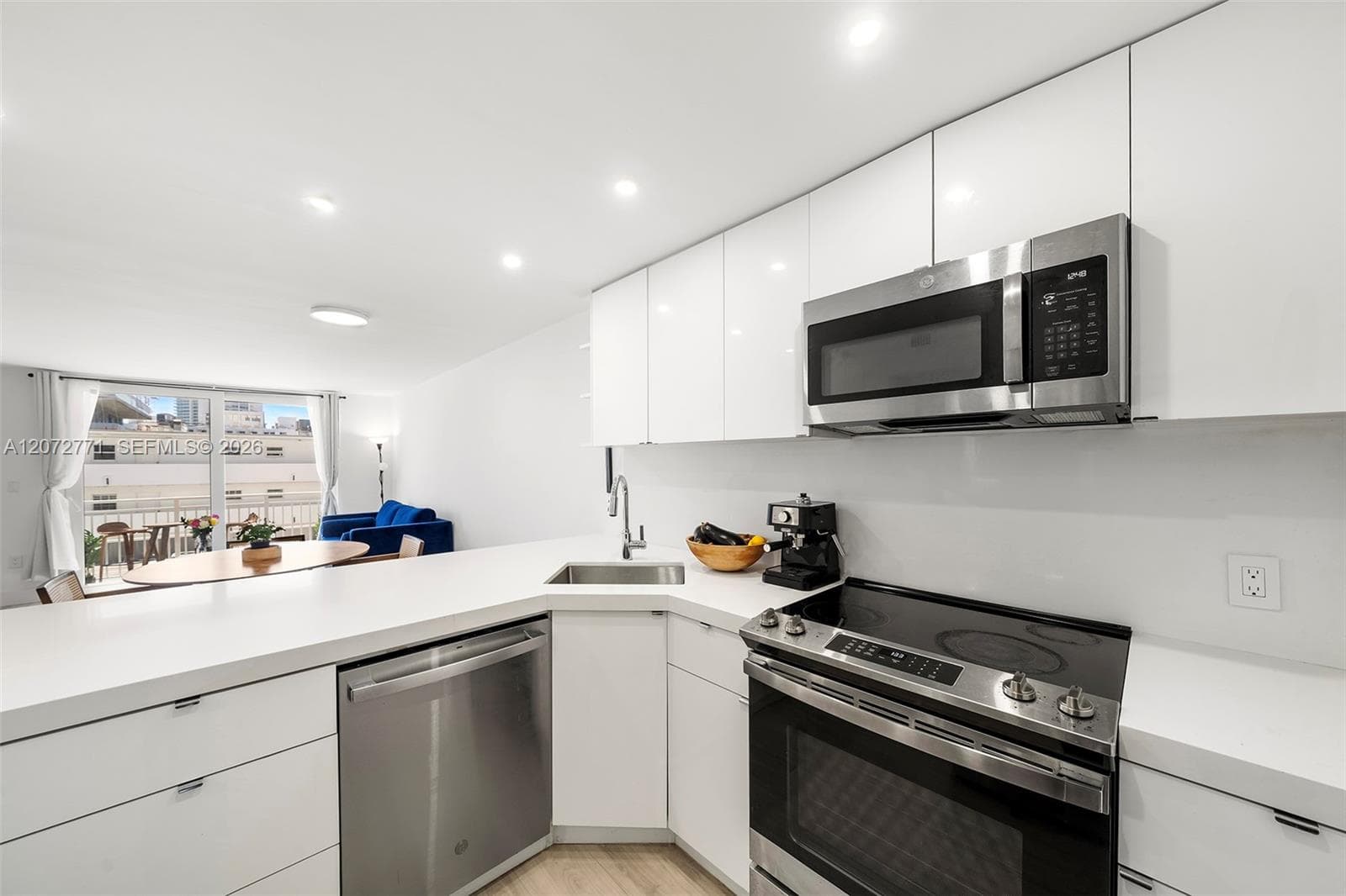 345 Ocean Dr # 610, Miami Beach, FL 33139 photo 4