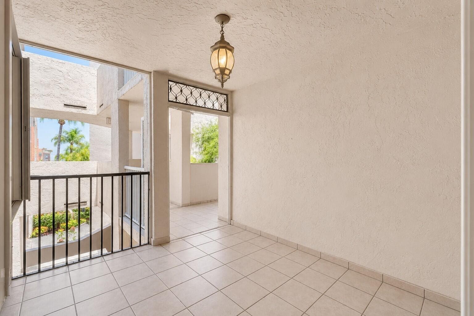 7557 GRANVILLE Drive # 305, Tamarac, FL 33321 photo 3