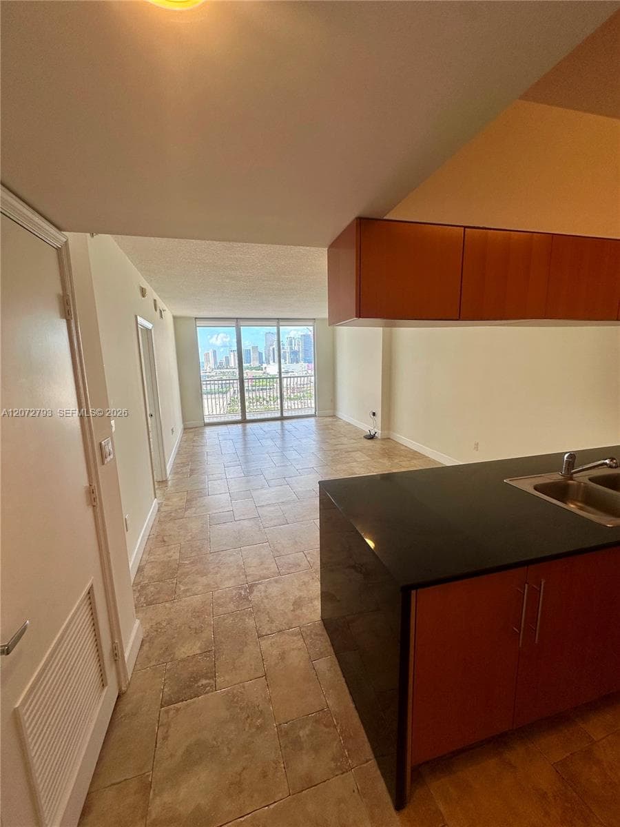 1750 N Bayshore Dr # 2406, Miami, FL 33132 photo 2