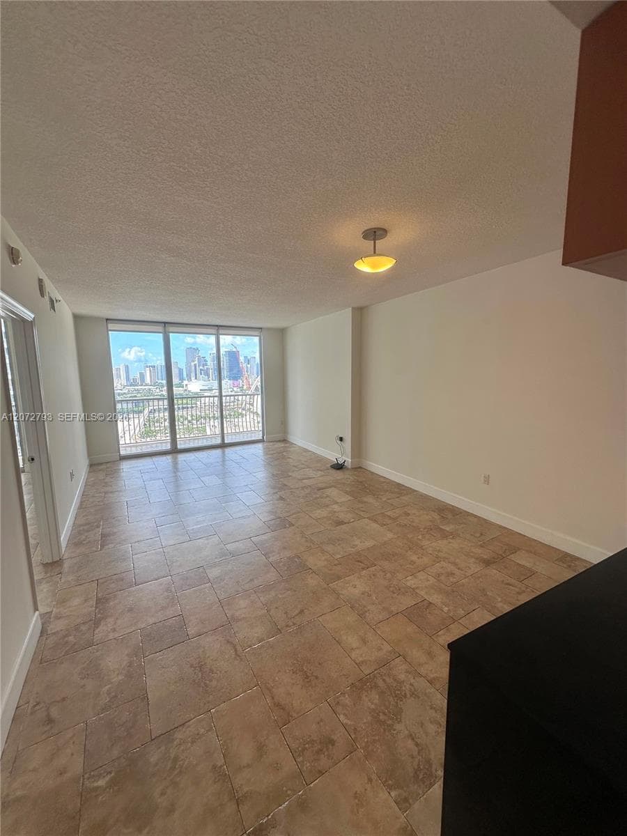1750 N Bayshore Dr # 2406, Miami, FL 33132 photo 3