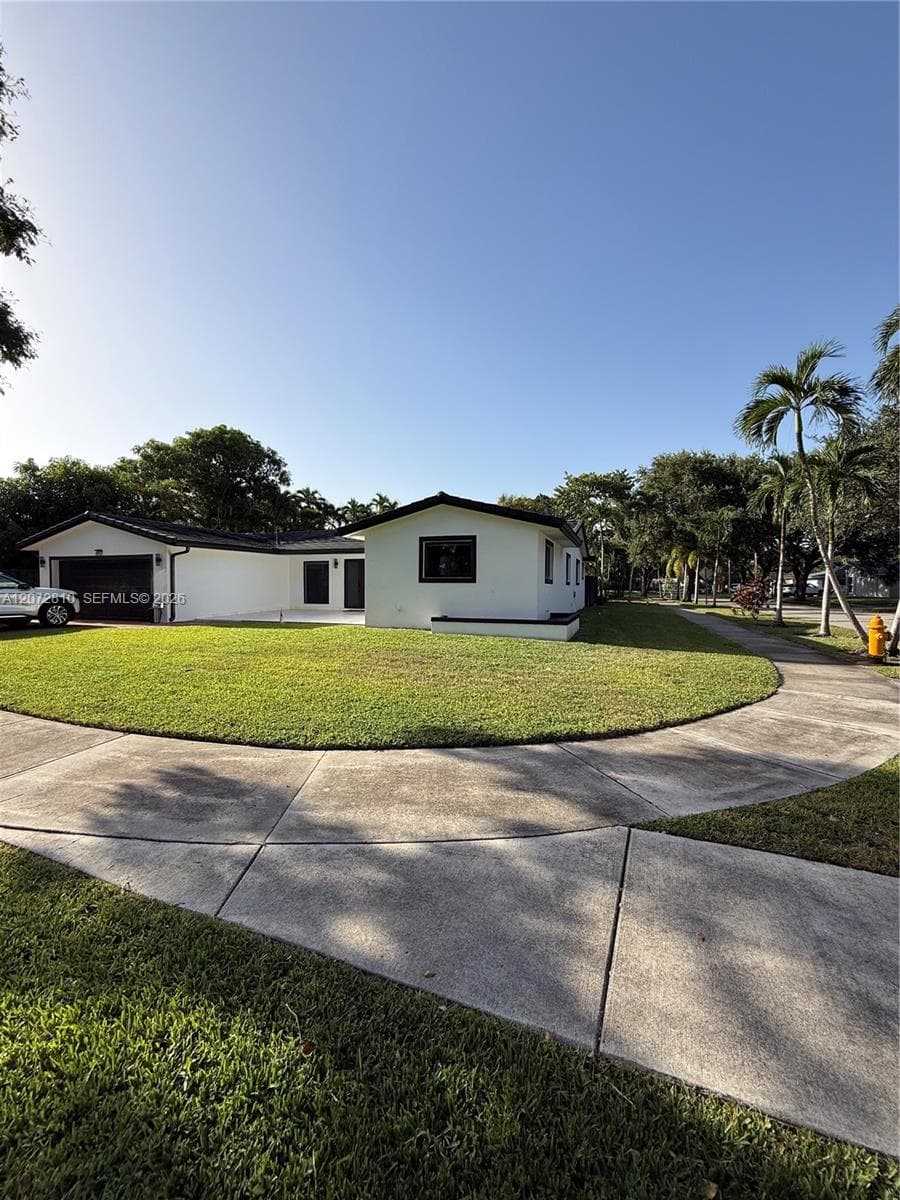 6901 S Miami Lakeway S, Miami Lakes, FL 33014 photo 3