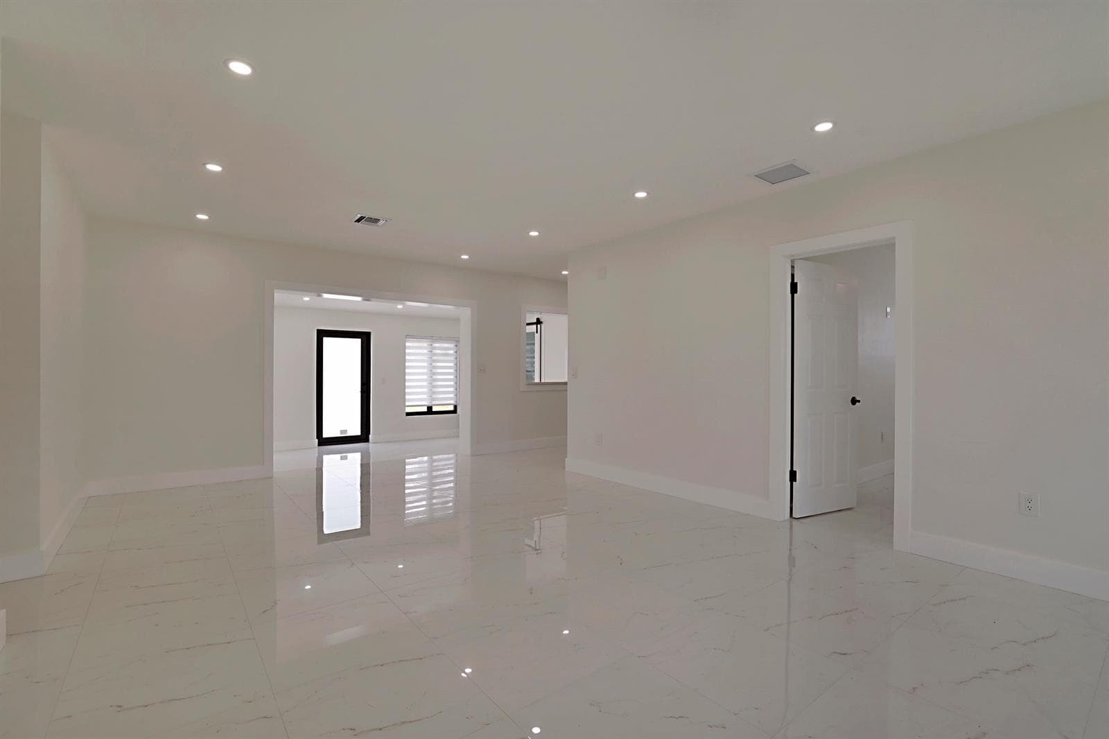 421 FONTANA Drive, Palm Springs, FL 33461 photo 2