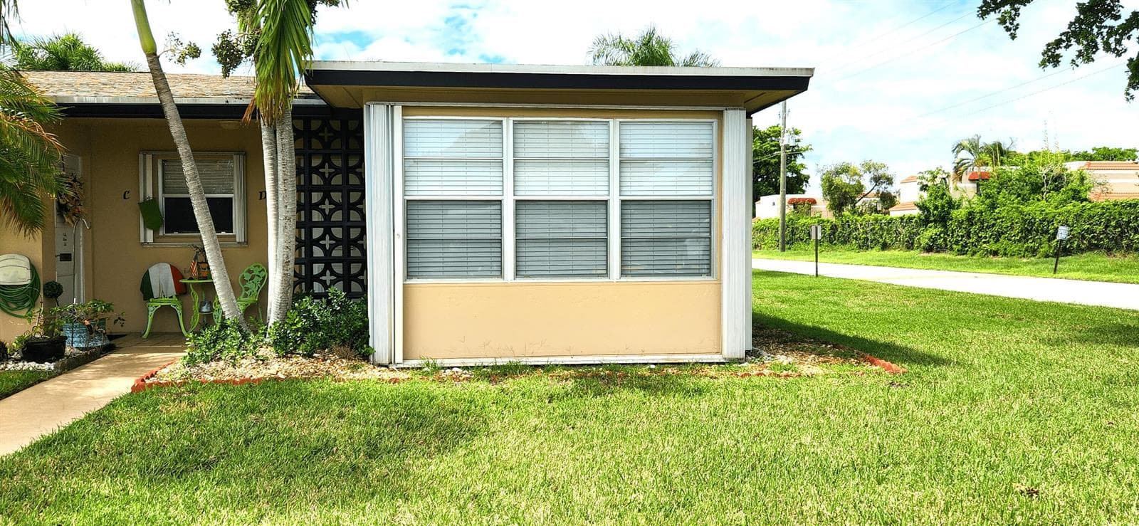 1042 NORTH Drive # D, Delray Beach, FL 33445 photo 2
