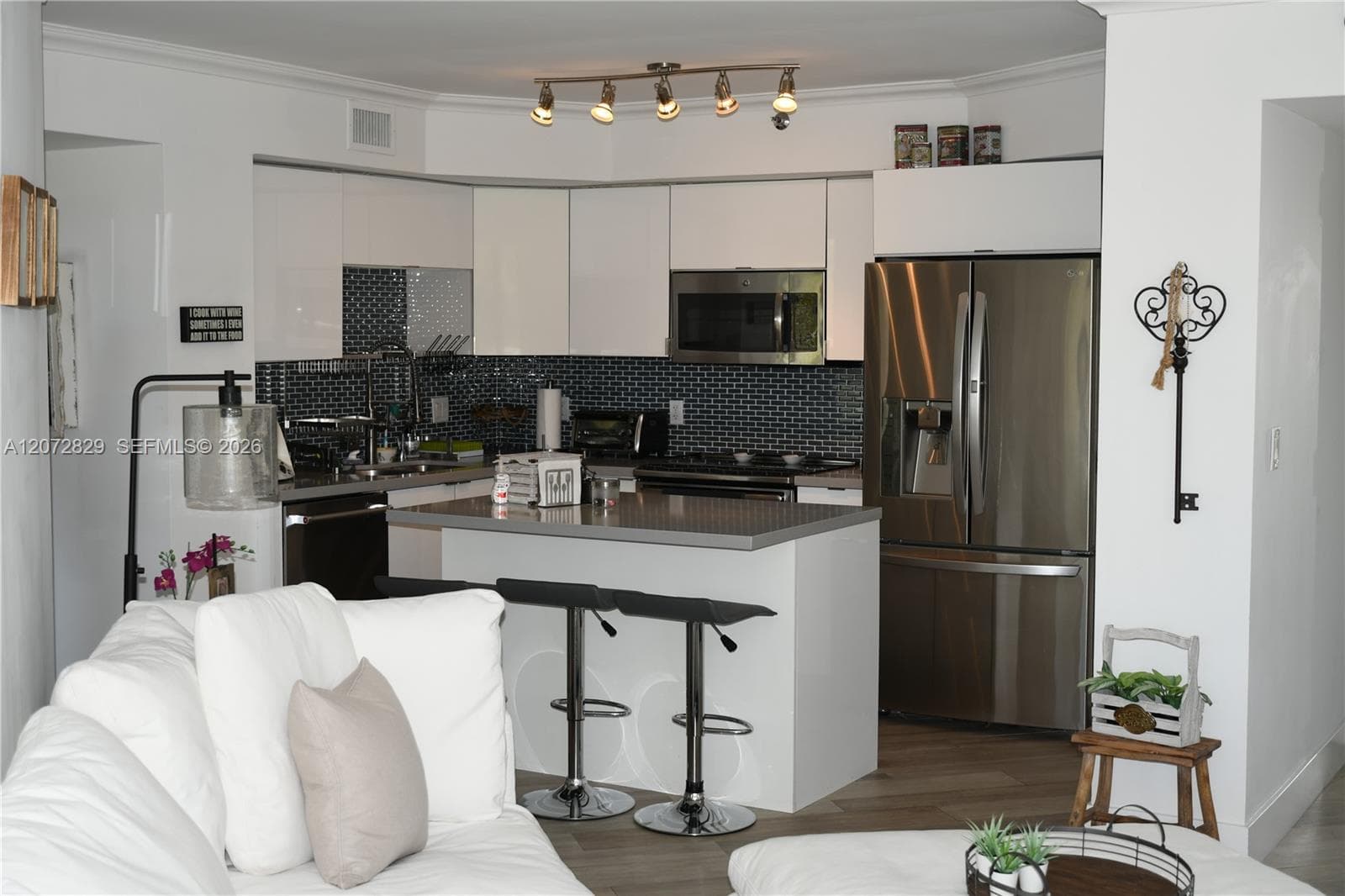 1000 E Island Blvd # 303, Aventura, FL 33160 photo 2