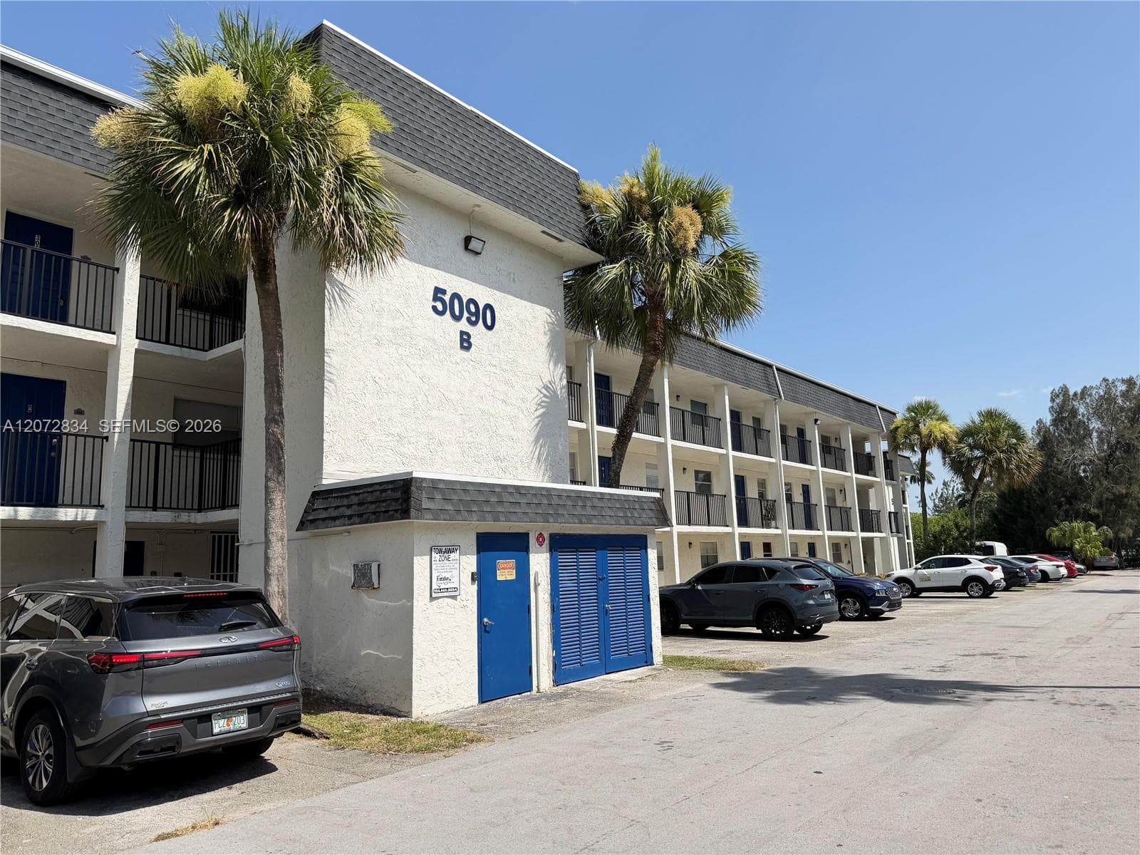 5090 SW 64th Ave # 305, Davie, FL 33314