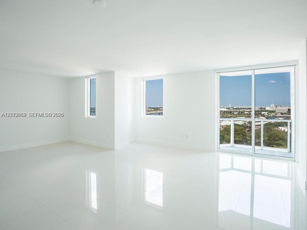 244 Biscayne Blvd # 1202, Miami, FL 33132 photo 2