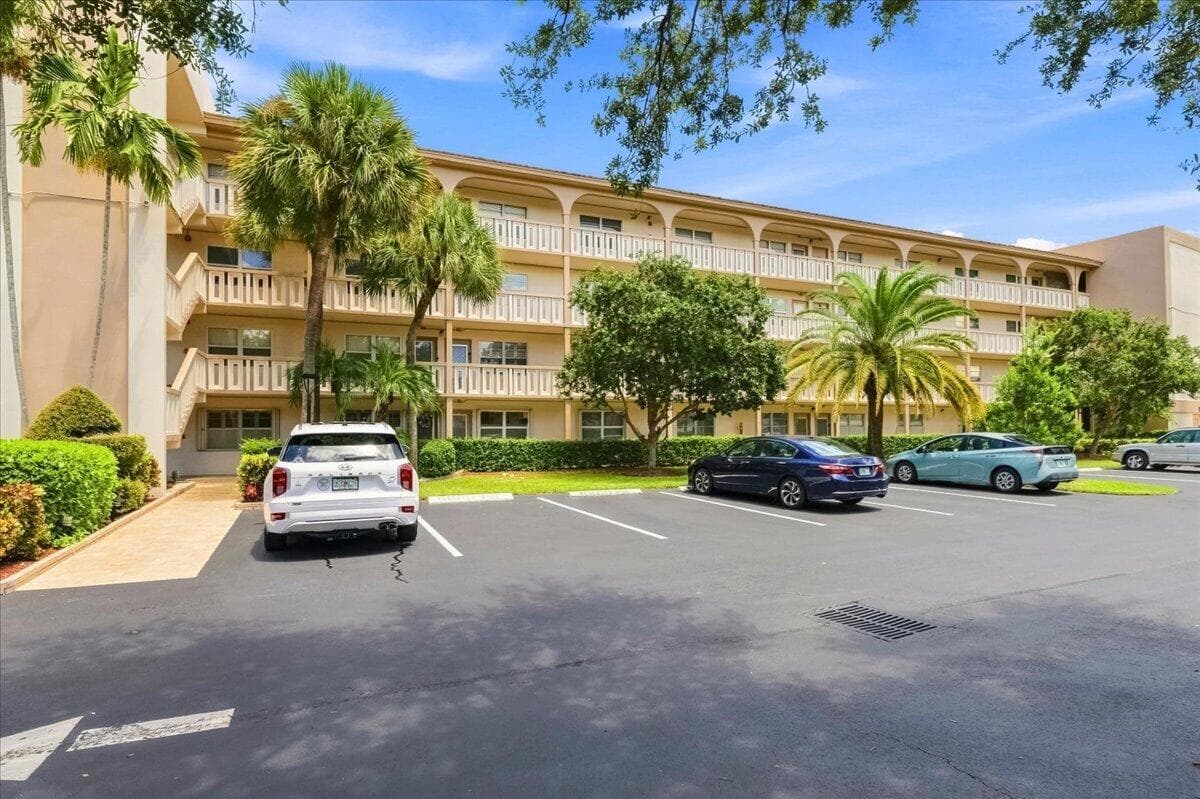 2304 LUCAYA Lane # C1, Coconut Creek, FL 33066 photo 2