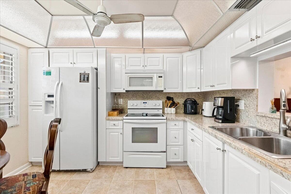 2304 LUCAYA Lane # C1, Coconut Creek, FL 33066 photo 4