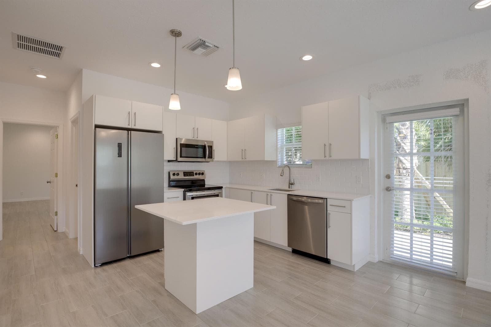 632 11th Street, West Palm Beach, FL 33401 photo 2
