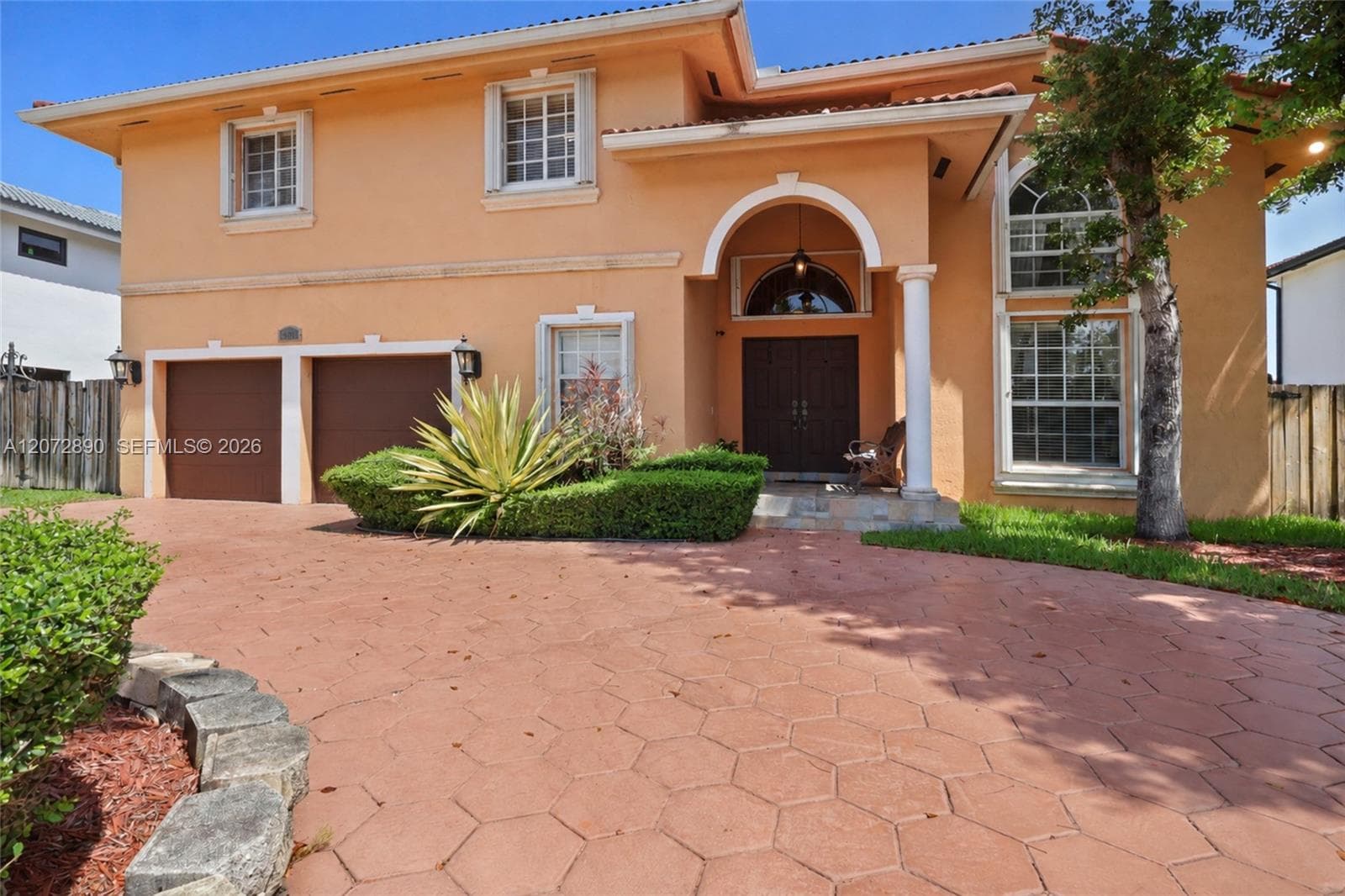 15867 SW 44th St, Miami, FL 33185 photo 2
