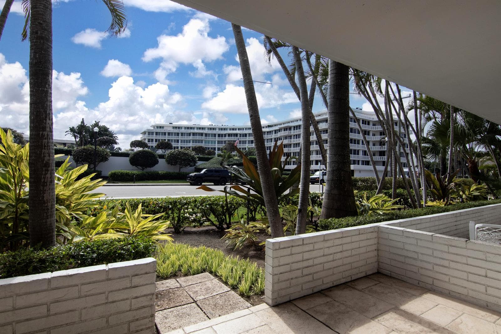 139 SUNRISE Avenue # 103, Palm Beach, FL 33480 photo 2