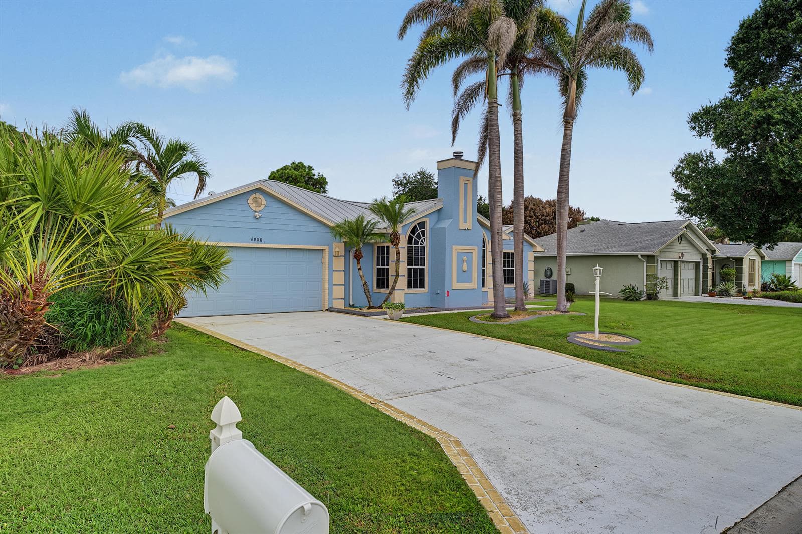 6908 Bronte Circle, Port St. Lucie, FL 34952 photo 2