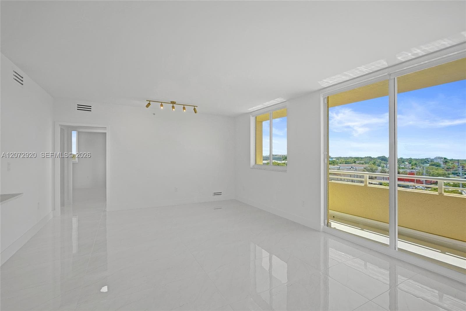 2775 NE 187th St # 514, Aventura, FL 33180 photo 4