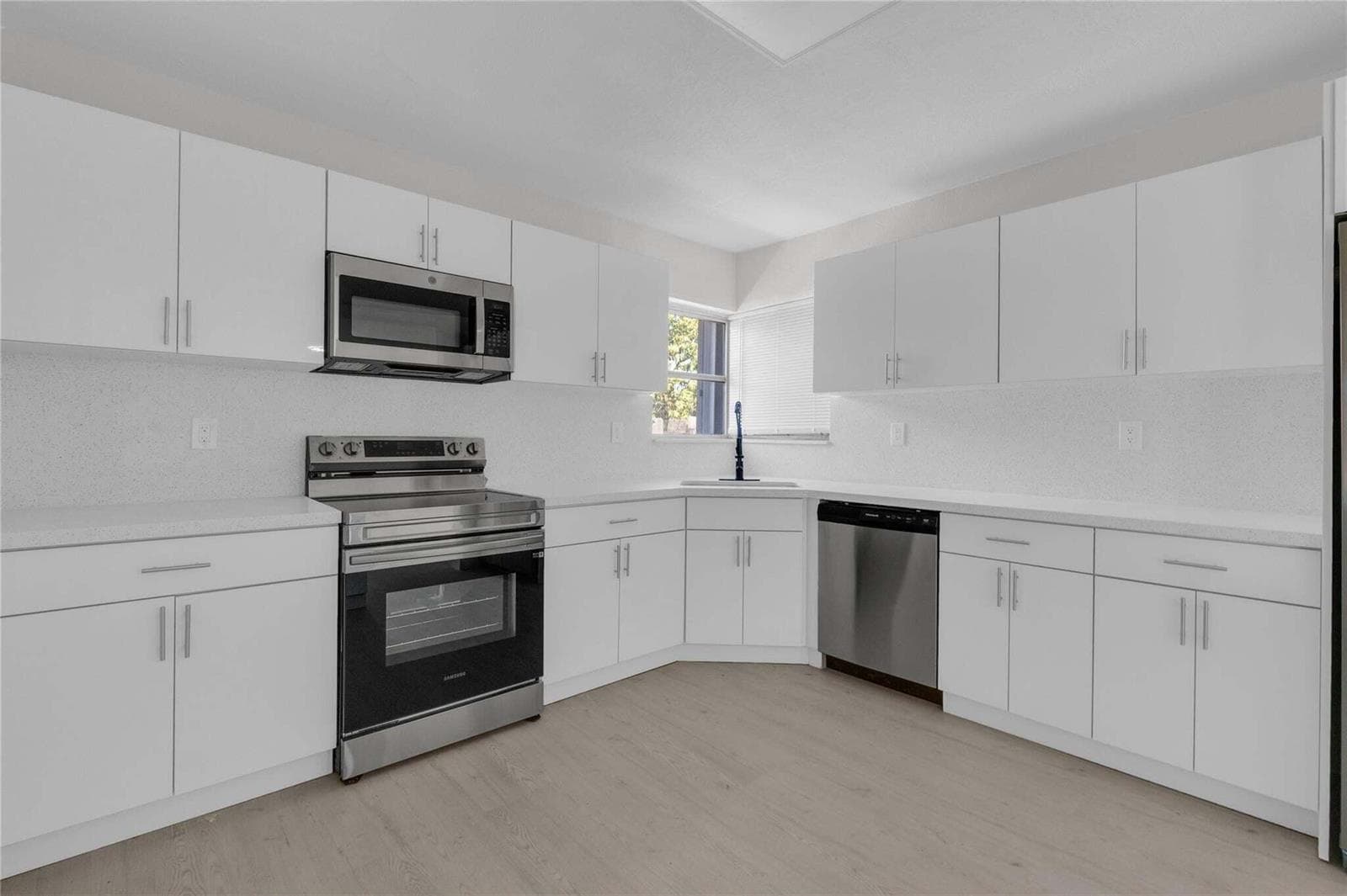 200 NW 33RD Terrace, Lauderhill, FL 33311 photo 2