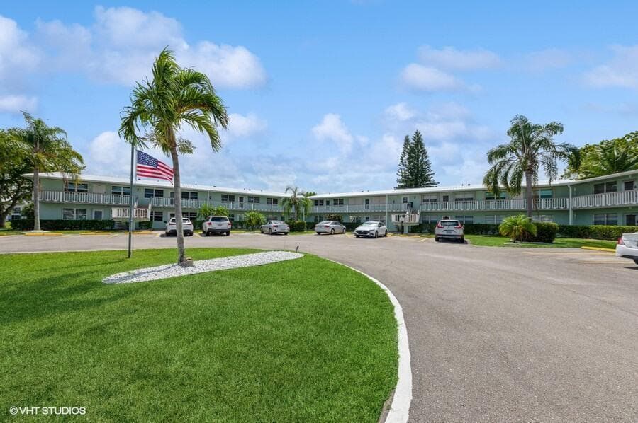 118 SOMERSET F, West Palm Beach, FL 33417 photo 2