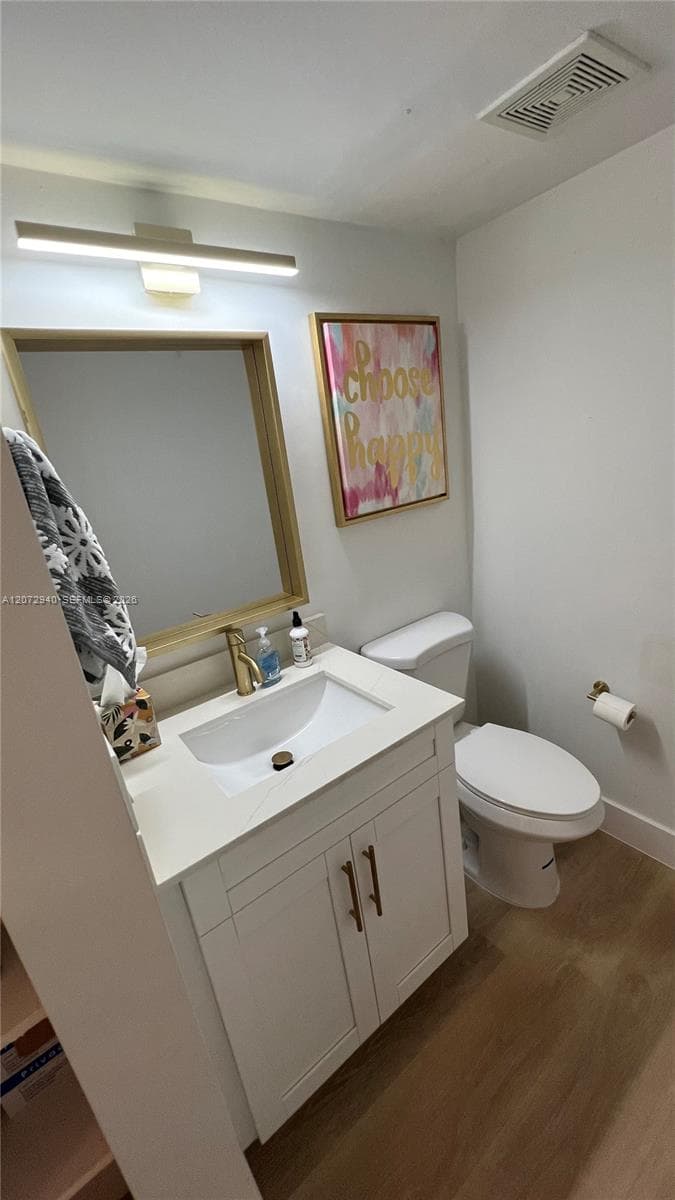 20500 W Country Club Dr # 117, Aventura, FL 33180 photo 4