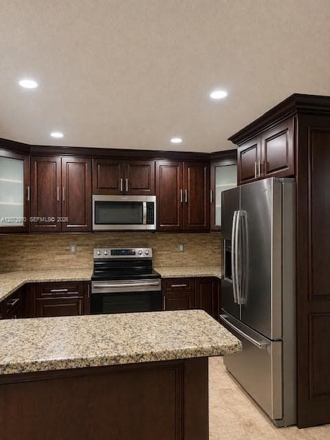19727  NW 84  TH PL, Hialeah, FL 33015 photo 2