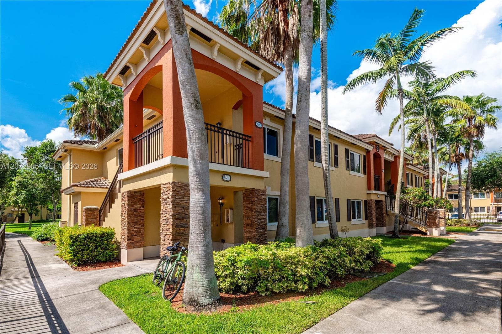 3390 NE 10th St # 201, Homestead, FL 33033 photo 2