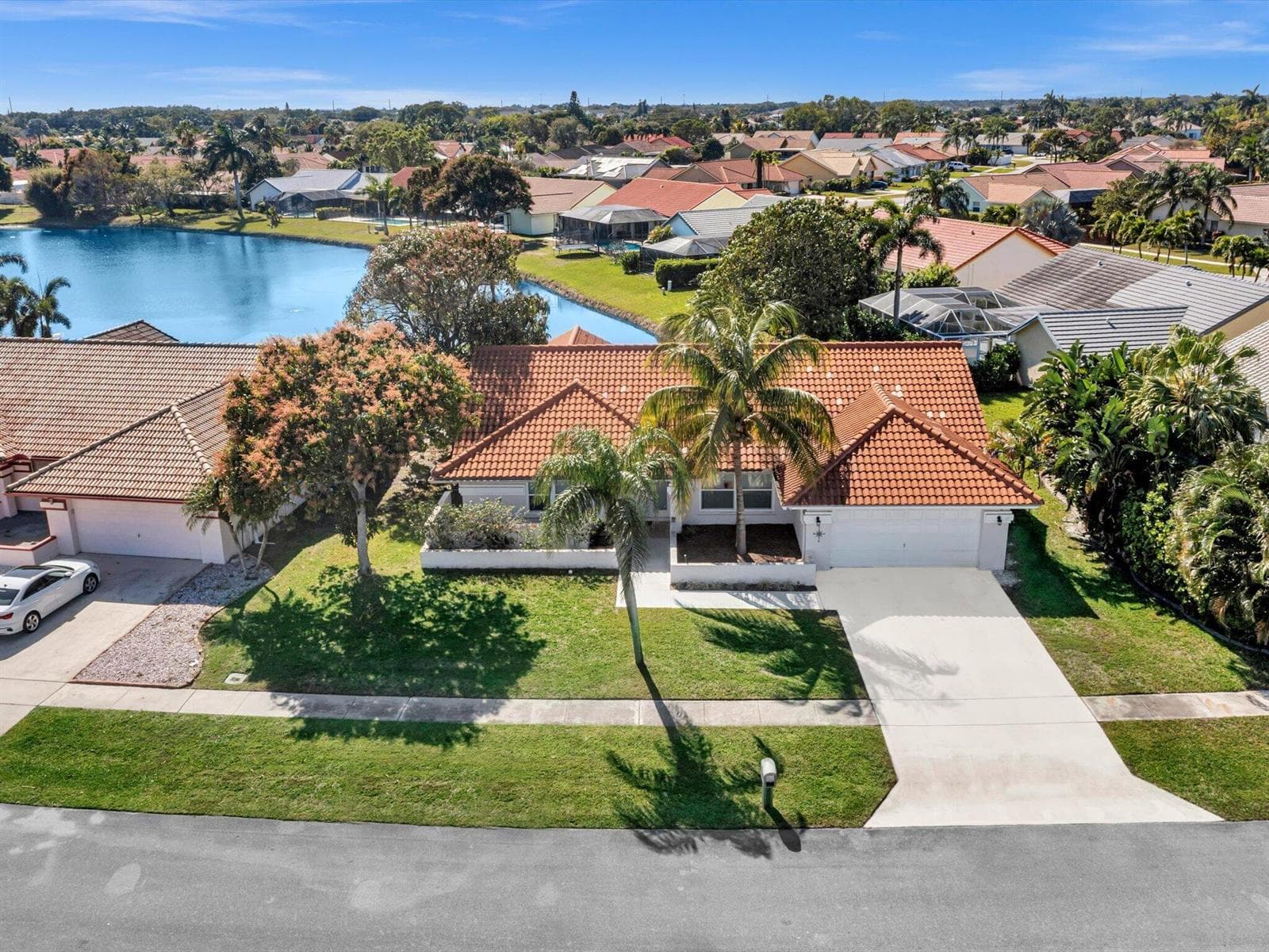 9393 Laurel Green Drive, Boynton Beach, FL 33437 photo 2