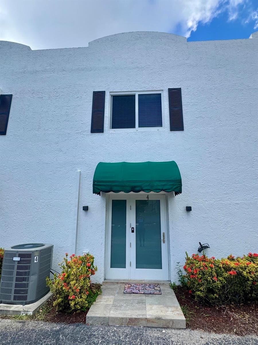 690 SE 23RD Avenue # 4, Pompano Beach, FL 33062 photo 2