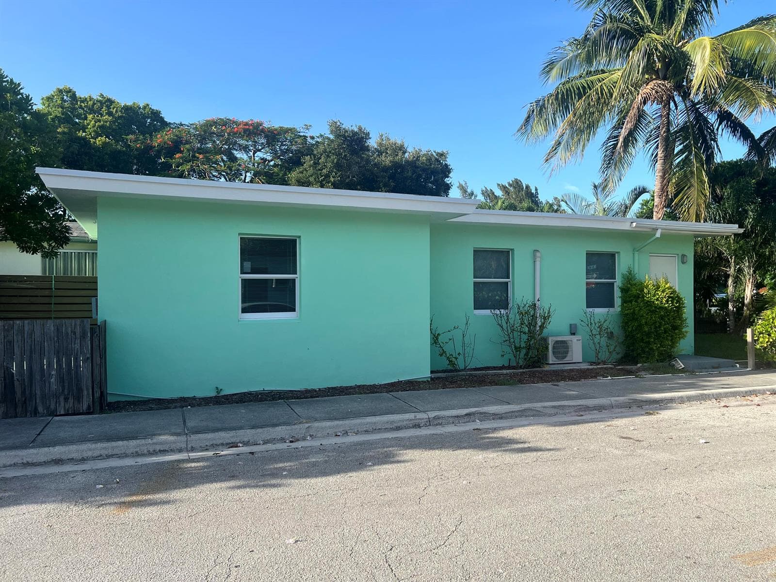 601 N D Street, FL 33460 photo 5