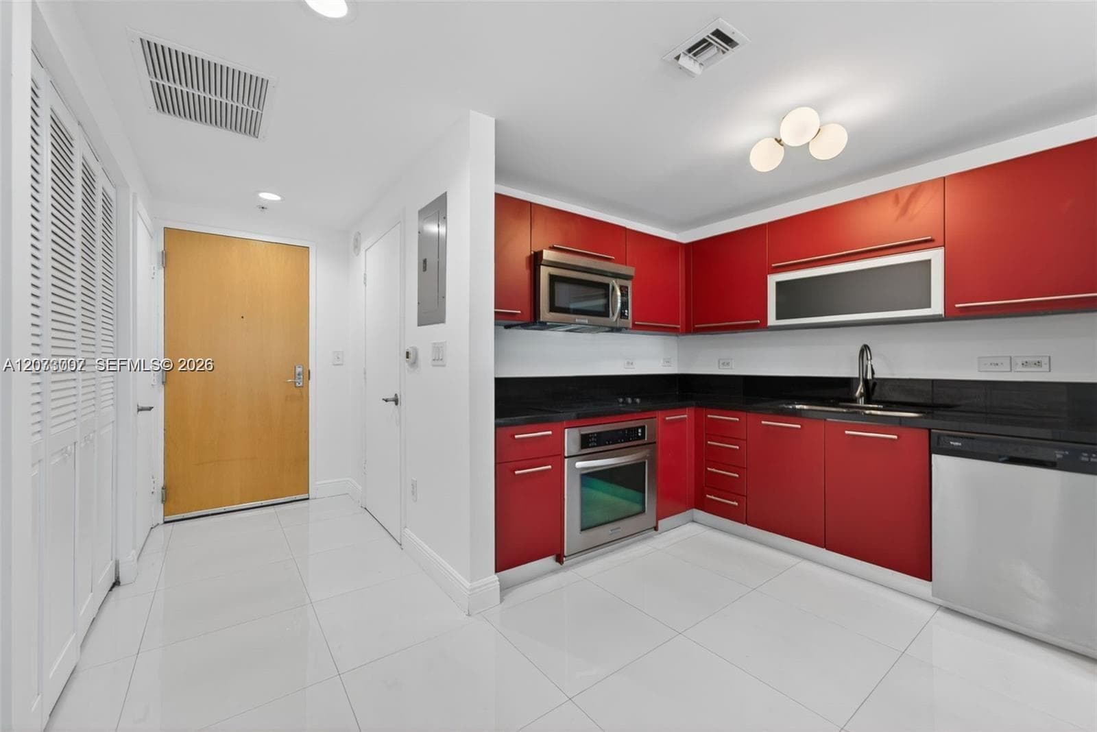 253 NE 2nd St # 424, Miami, FL 33132 photo 3