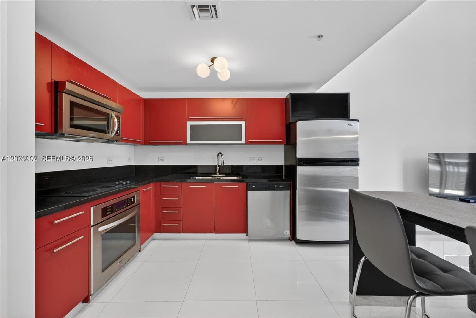 253 NE 2nd St # 424, Miami, FL 33132 photo 4
