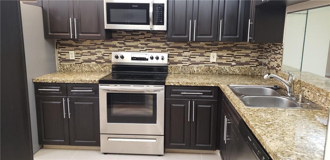 7050 NW 44TH Street # 403, Lauderhill, FL 33319 photo 2