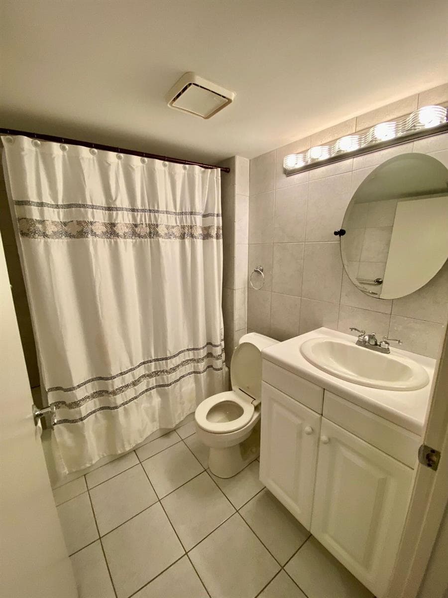 5900 Camino Del Sol # 206, Boca Raton, FL 33433 photo 2