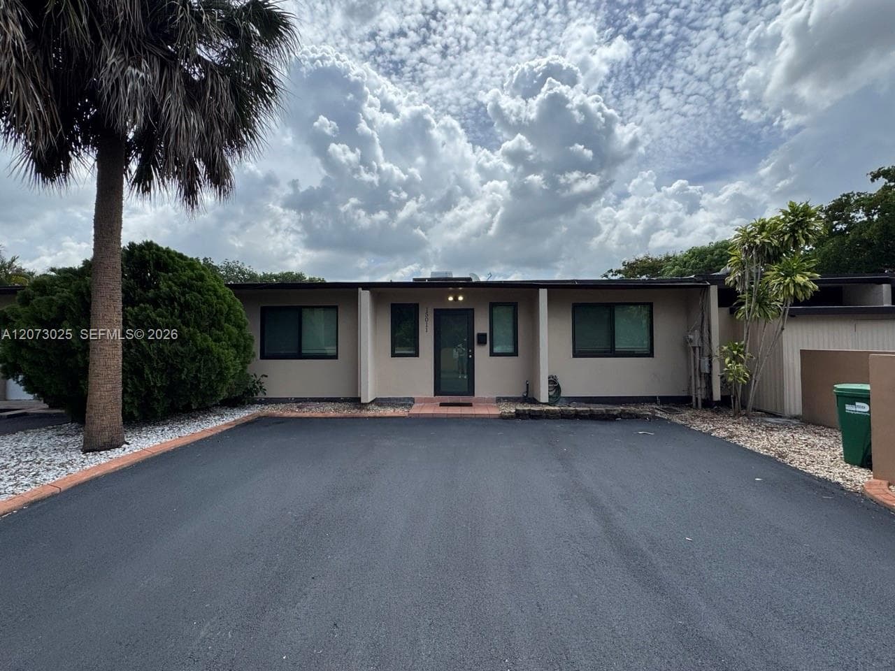 15011 Coconut Ct # 15011, Miami Lakes, FL 33014 photo 2