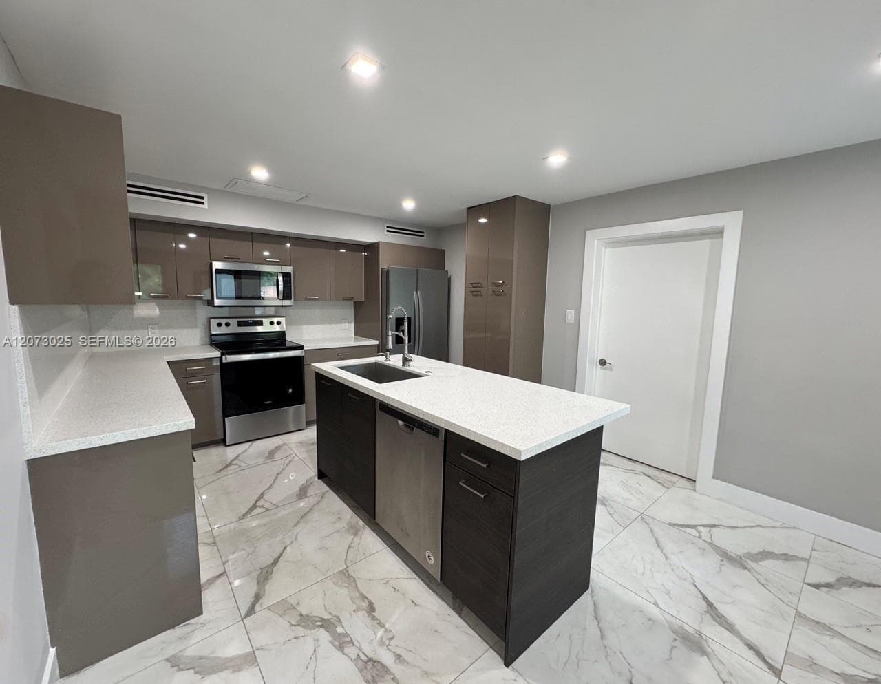 15011 Coconut Ct # 15011, Miami Lakes, FL 33014 photo 5