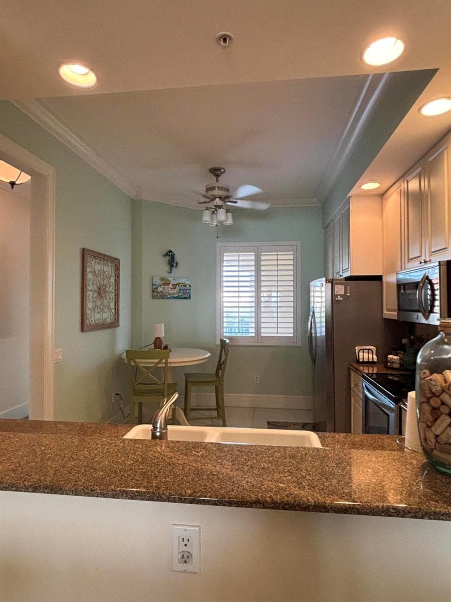 29 HARBOUR ISLE Drive W # 304, Fort Pierce, FL 34949 photo 4