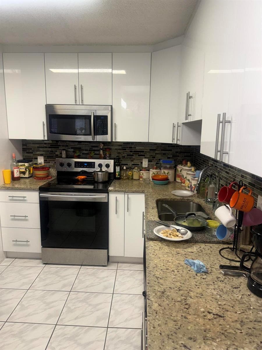 3526 LA PALMAS Court # A-1, FL 33463 photo 2