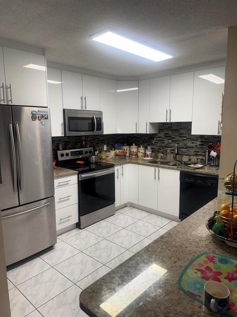 3526 LA PALMAS Court # A-1, FL 33463 photo 5