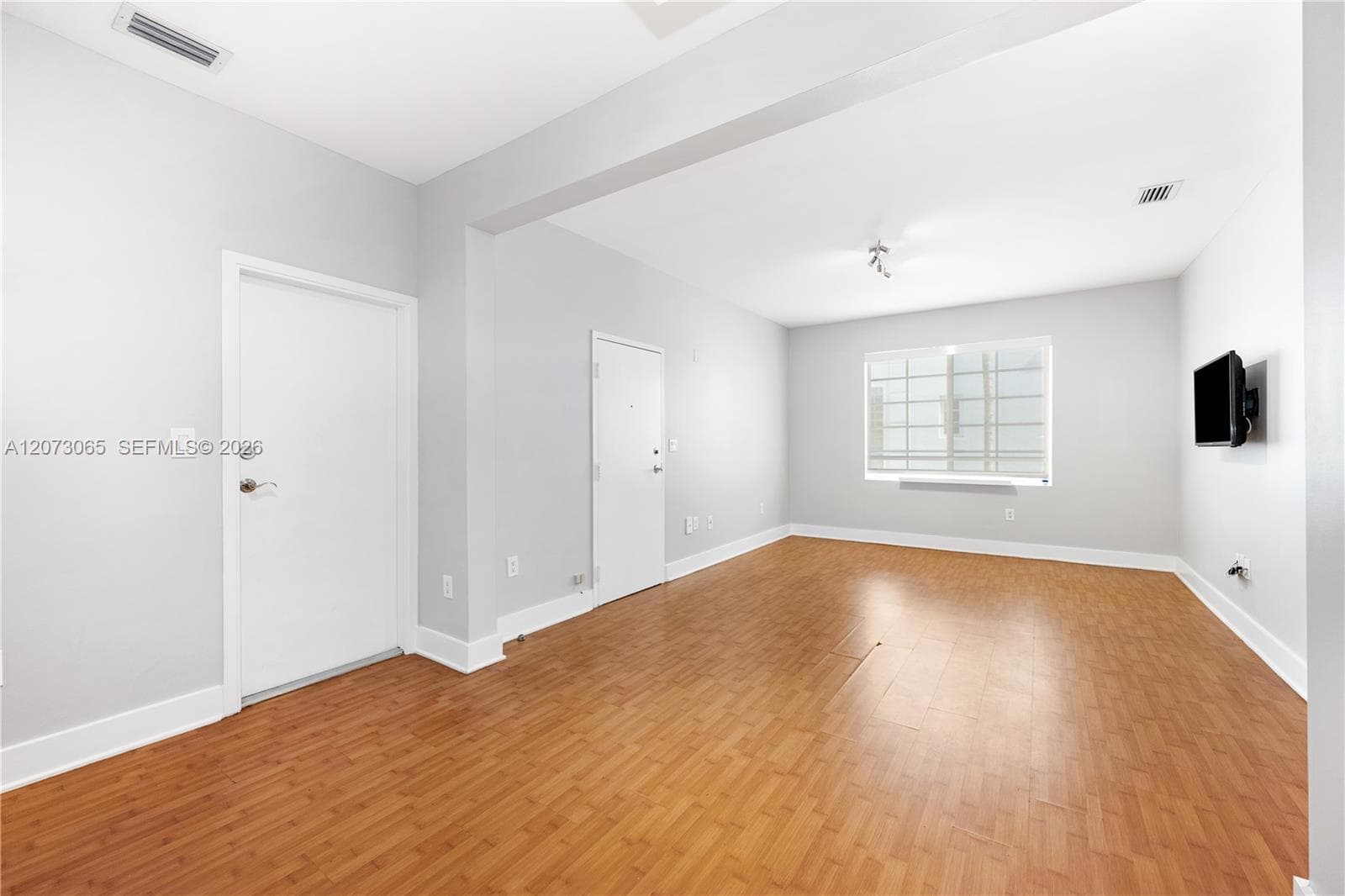 1000 Meridian Ave # 8, Miami Beach, FL 33139 photo 3