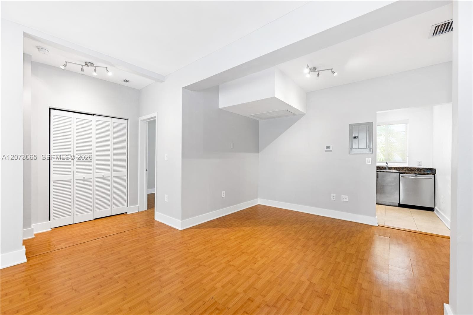 1000 Meridian Ave # 8, Miami Beach, FL 33139 photo 5