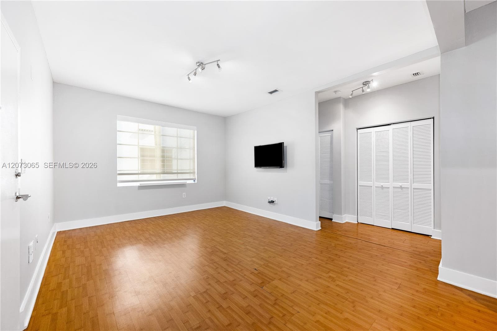 1000 Meridian Ave # 8, Miami Beach, FL 33139 photo 4