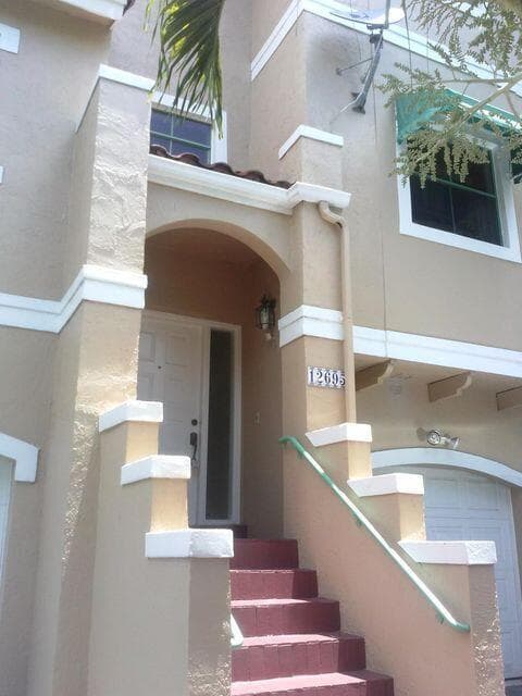 12695 NW 14th Place, Sunrise, FL 33323 photo 2