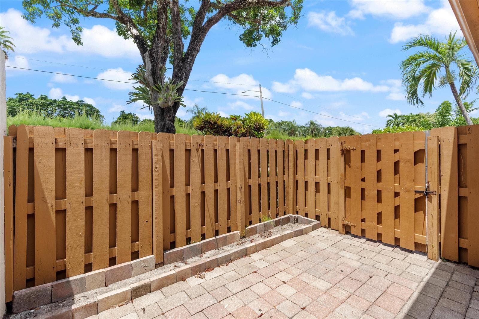 2035 SW 24TH Circle, Boynton Beach, FL 33426 photo 2