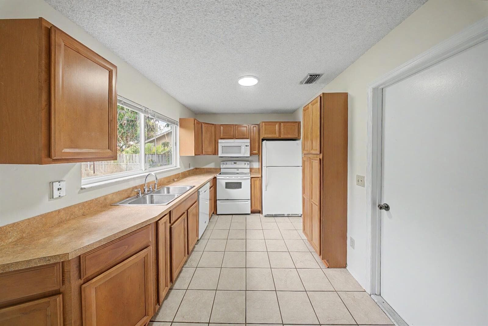 2174 SE Broward Terrace, Port St. Lucie, FL 34952 photo 2
