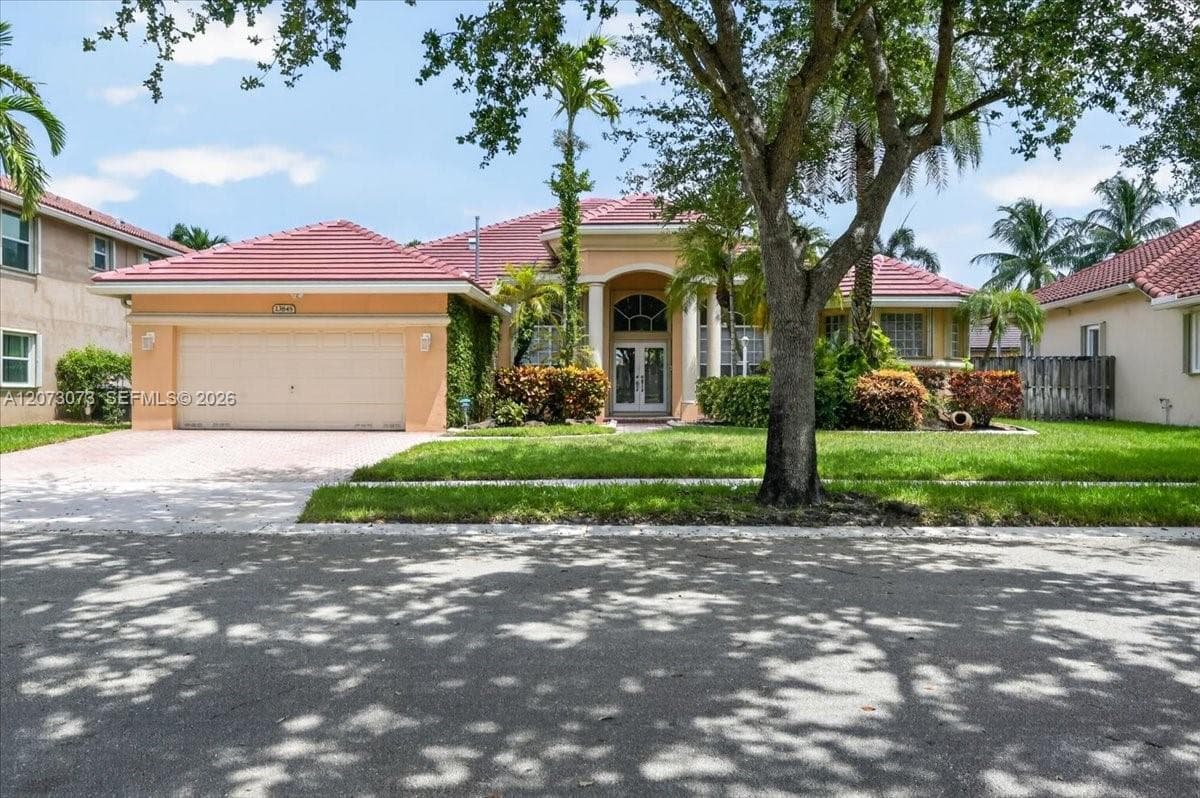 13845 NW 20th St, Pembroke Pines, FL 33028 photo 2