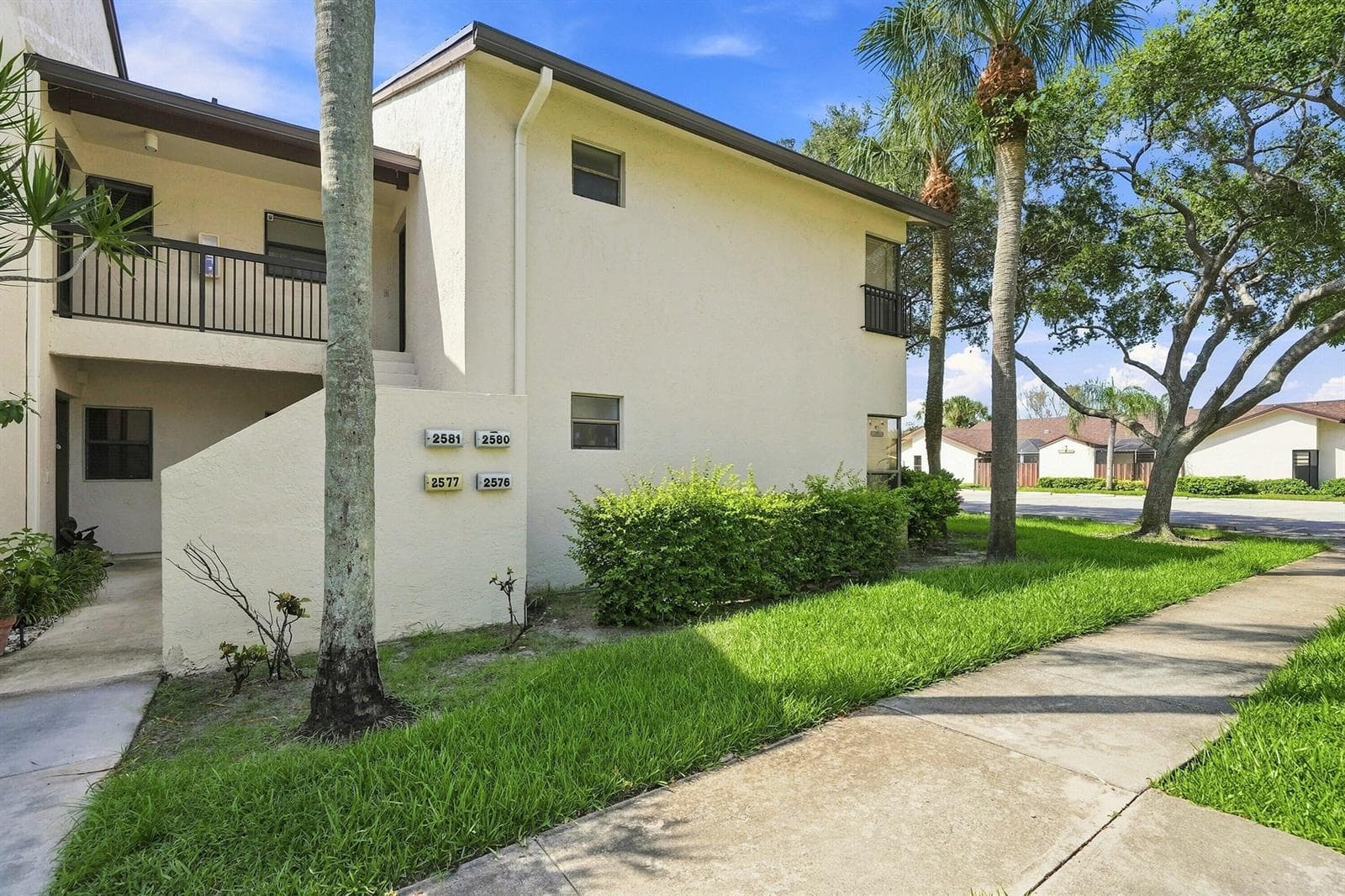2581 CARAMBOLA Circle N # 1868, Coconut Creek, FL 33066 photo 2