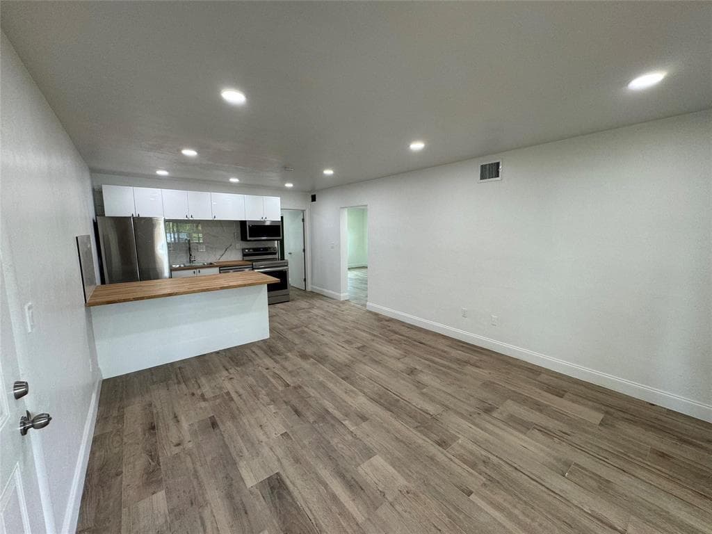 2200 NE 173RD Street # 4, North Miami Beach, FL 33160 photo 2