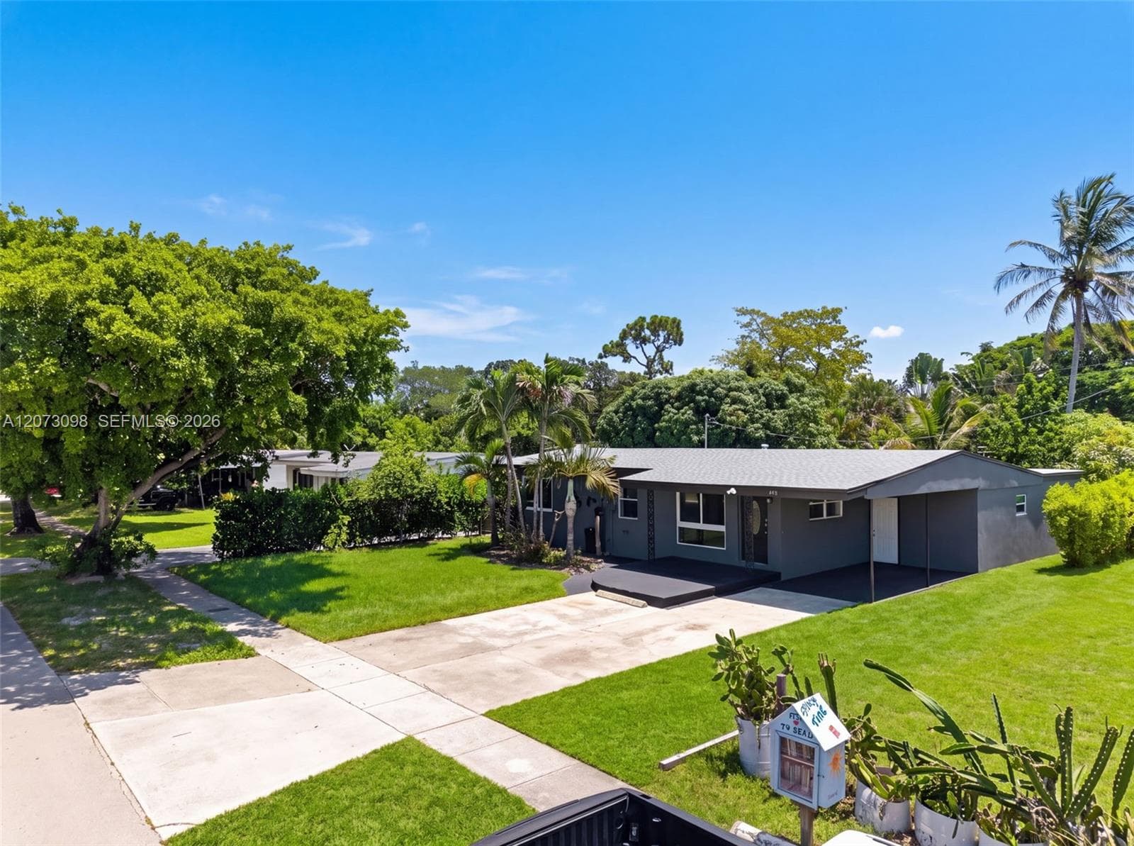 1616 SW 9th St, Fort Lauderdale, FL 33312 photo 2