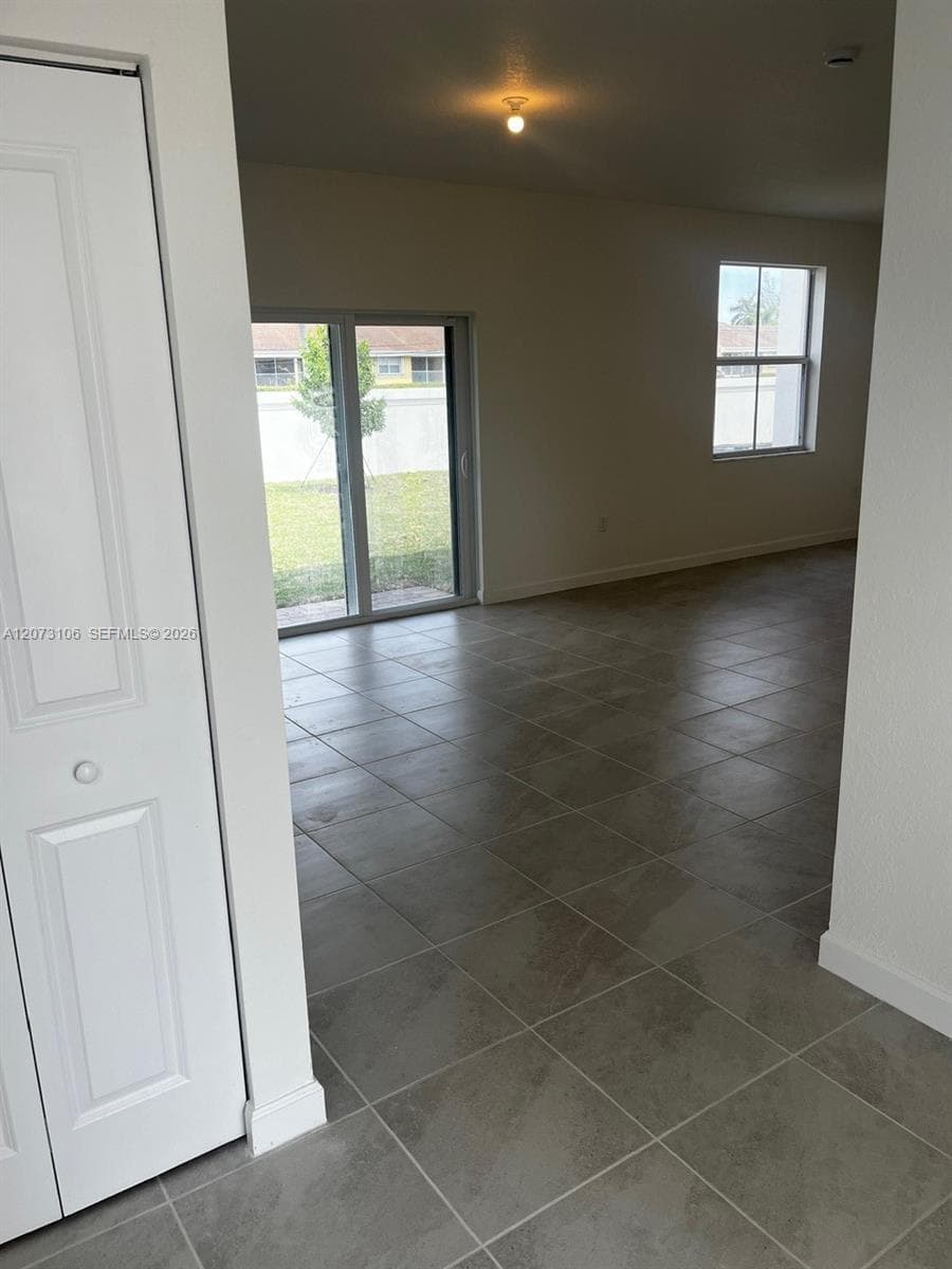 2625 SE 24th Ct, Homestead, FL 33035 photo 4
