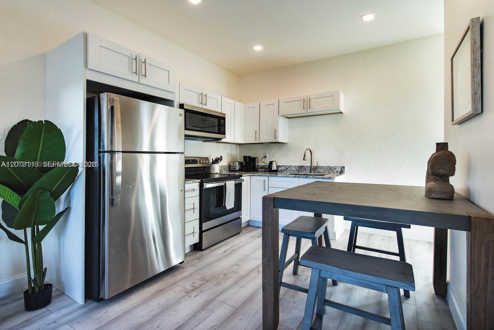 115 SE 2nd St # 2, Hallandale Beach, FL 33009