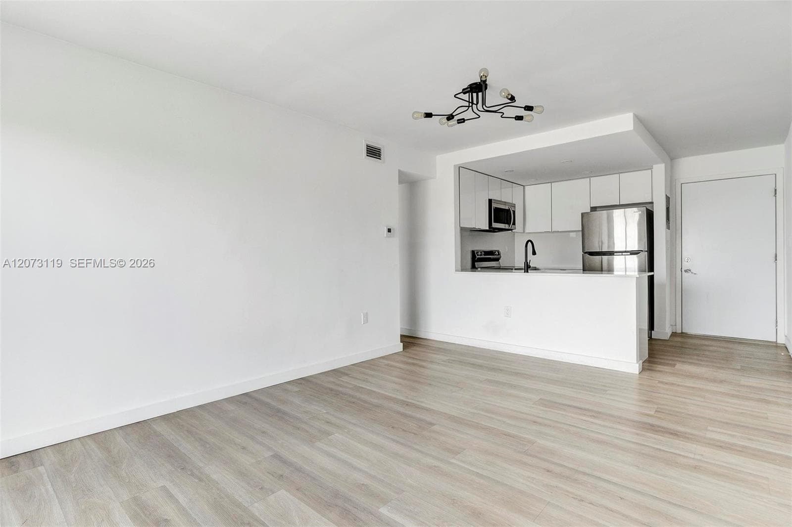 620 SW 10th St # 305, Miami, FL 33130 photo 2